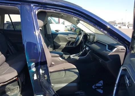2021 Toyota Rav4 Hybrid Xle z USA, uszkodzony, nr VIN 4T3RWRFV8MU020799